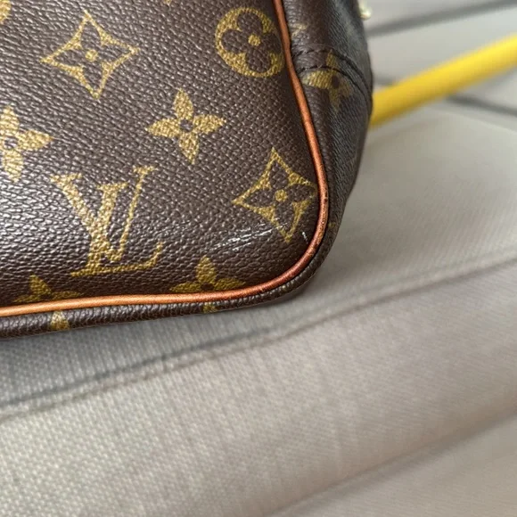 Vintage Louis Vuitton Deauville - Picture 13 of 16